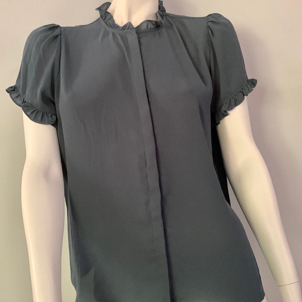 ❤️NWT Tahari Flutter Collar & Sleeves Blouse Top -  Blue - Size Small Petite